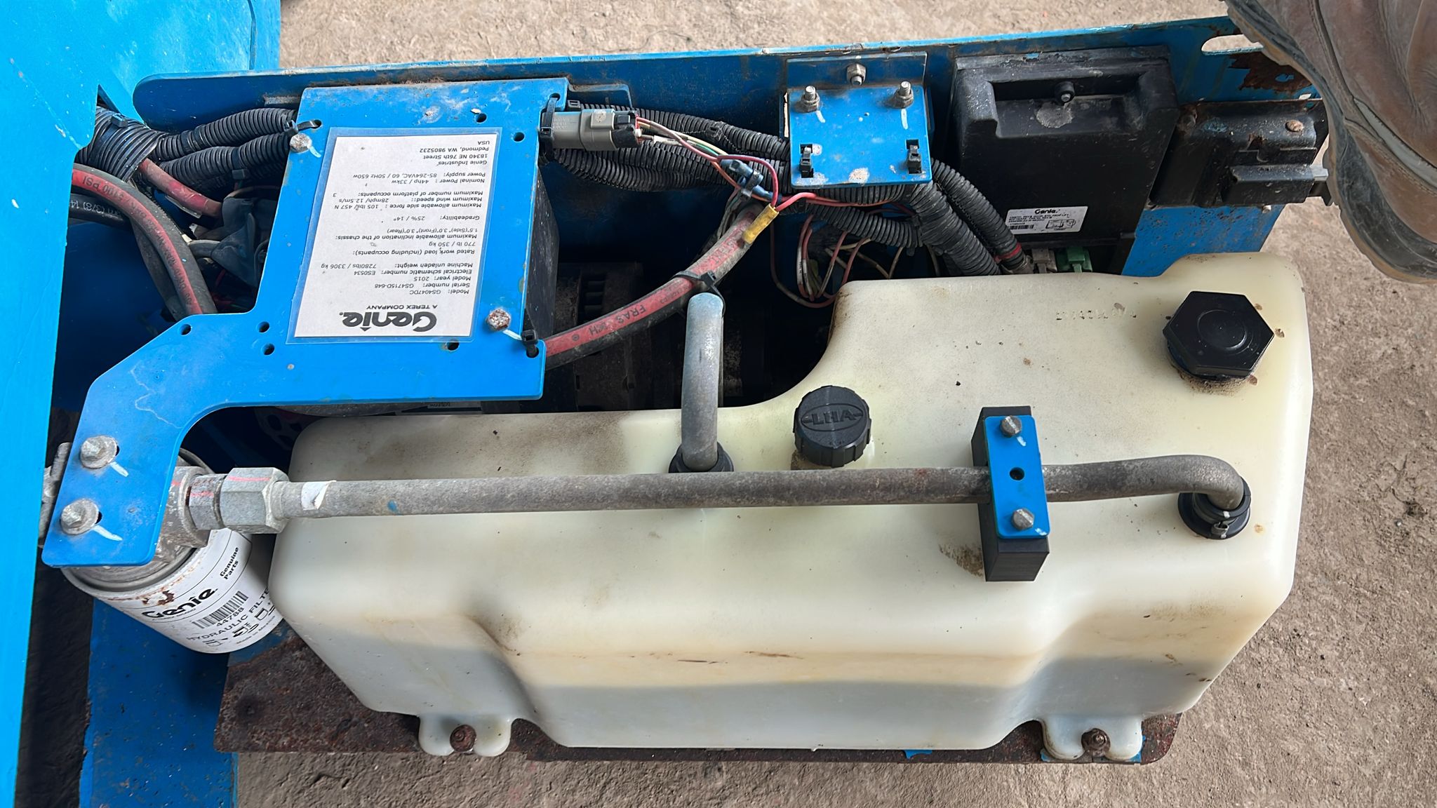 Sold - Scissor Lift - View 2